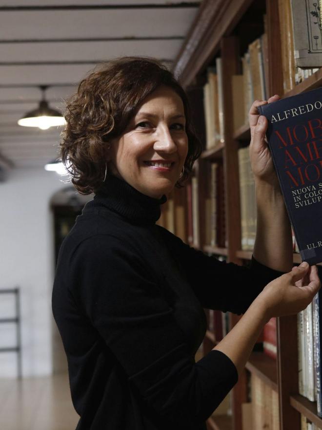 Bibliotheksleiterin Carmen Martínez will in der Biblioteca de Cultura Artesana Menschen zum Lesen animieren.