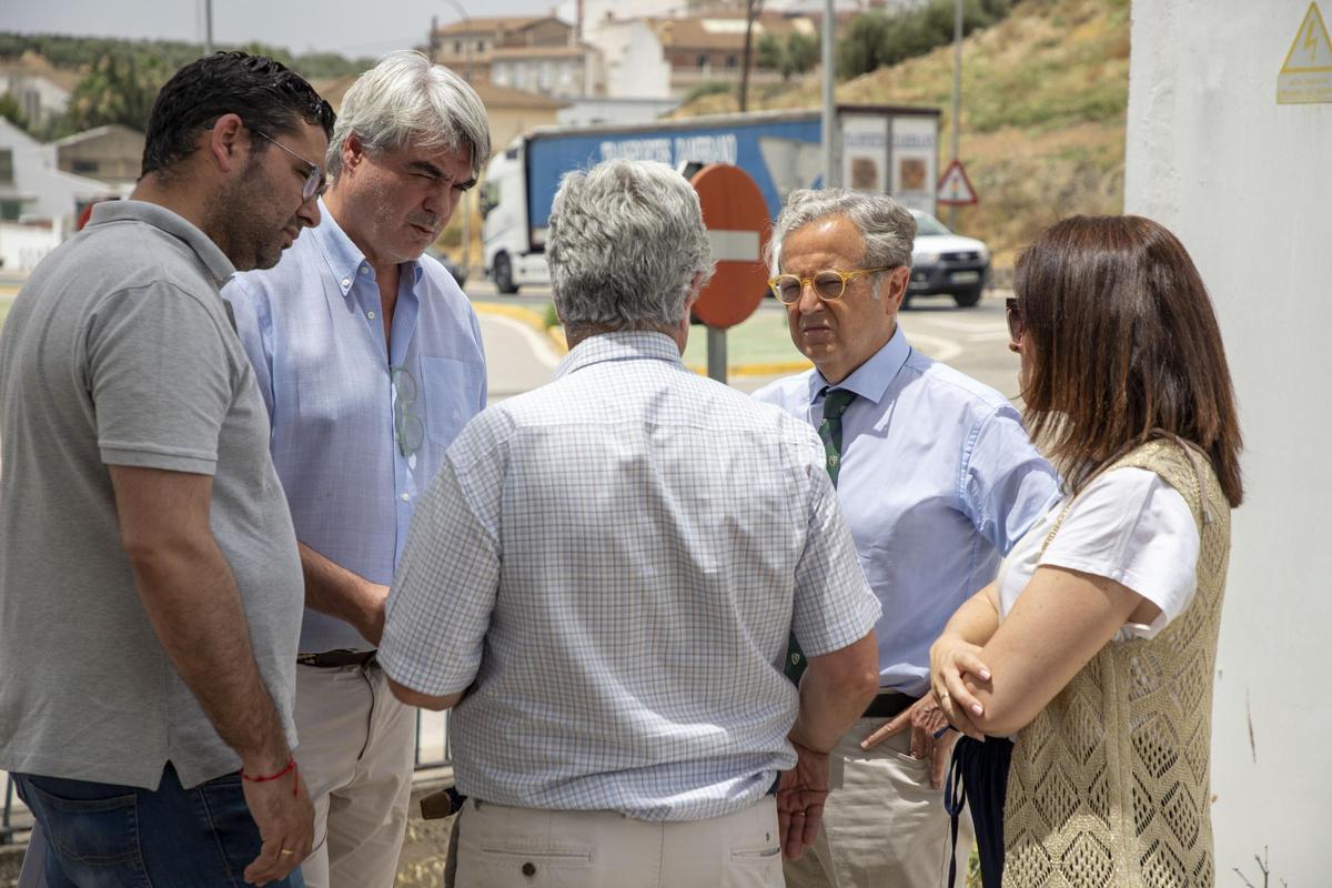 El presidente de la Diputación, Salvador Fuentes, visita la ubicación de las futuras obras en Espejo.