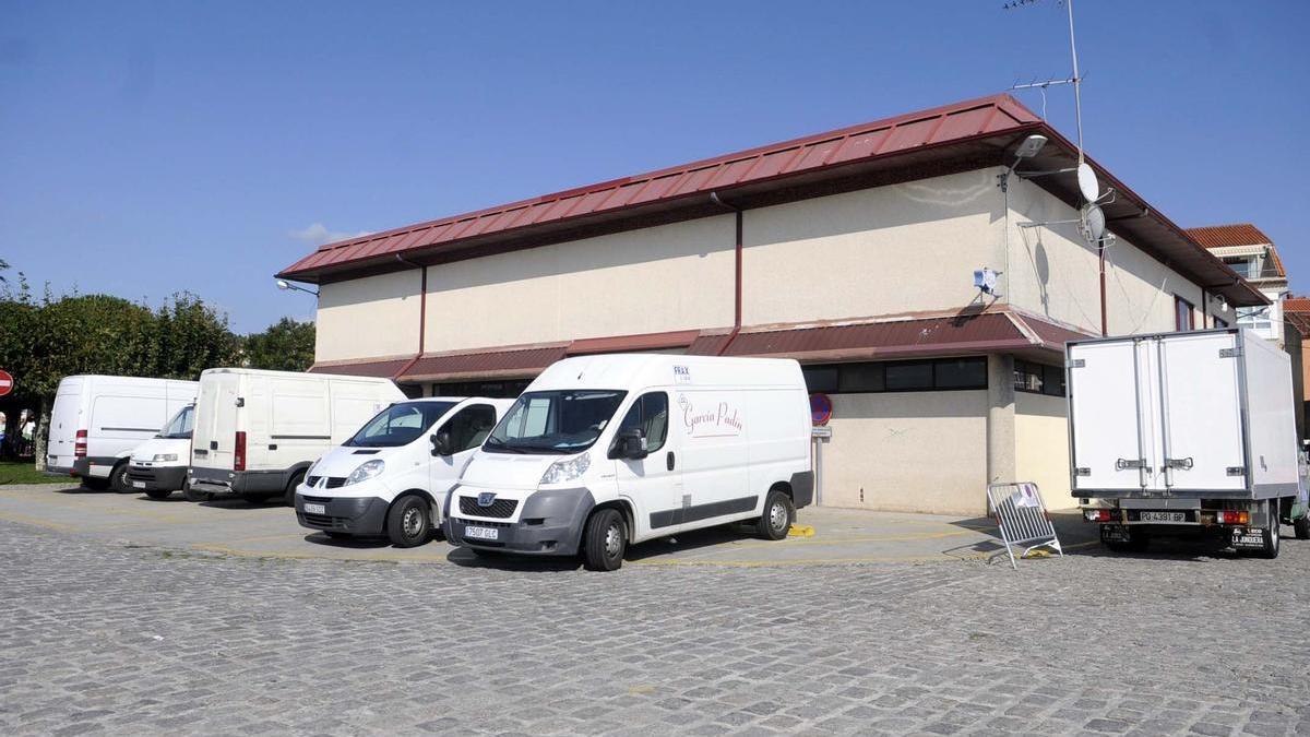 Exterior de la lonja de Carril.