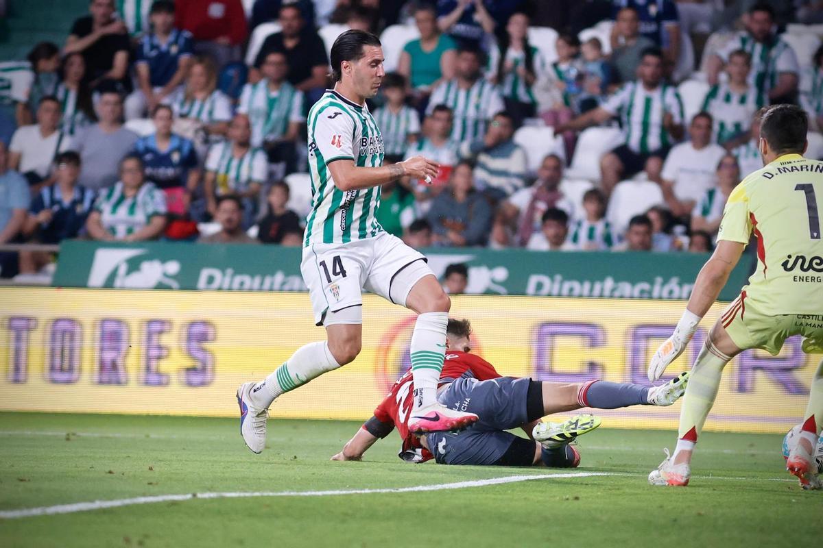 Sergi Guardiola, durante un lance del Córdoba CF-Granada.