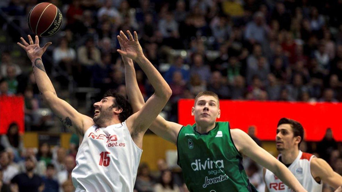 Simon Birgander  en el partido frente al Bilbao Basket