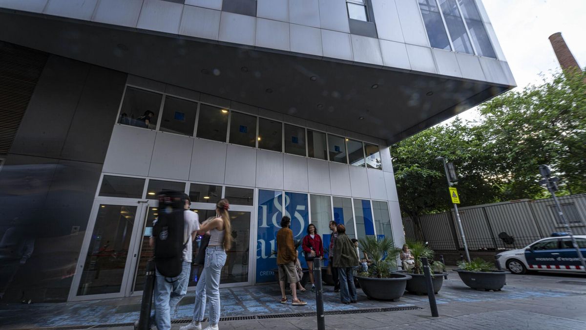 Fachada del Conservatorio el Liceu en la calle Nou de la Rambla.