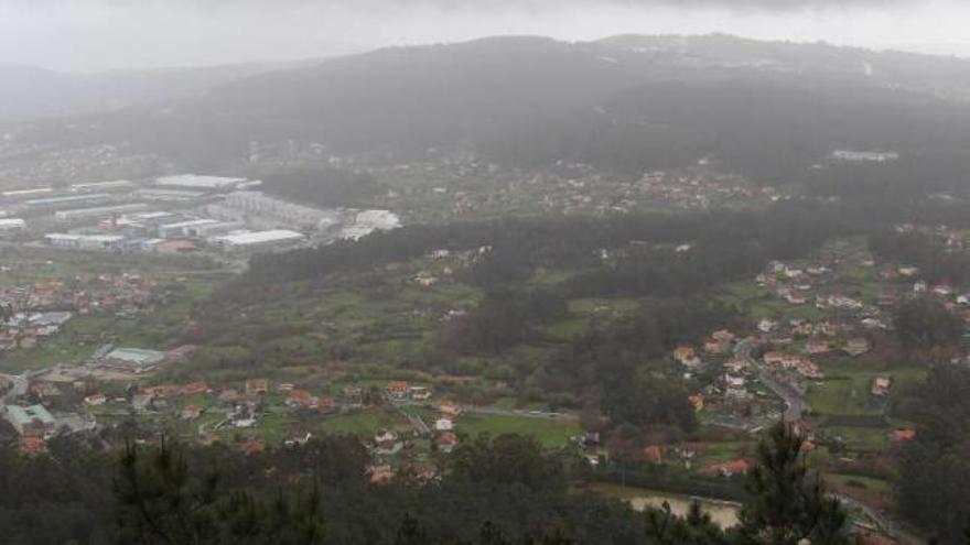 Vista general de la zona de Costa-Valadares desde el monte del Alba.  // Ricardo Grobas