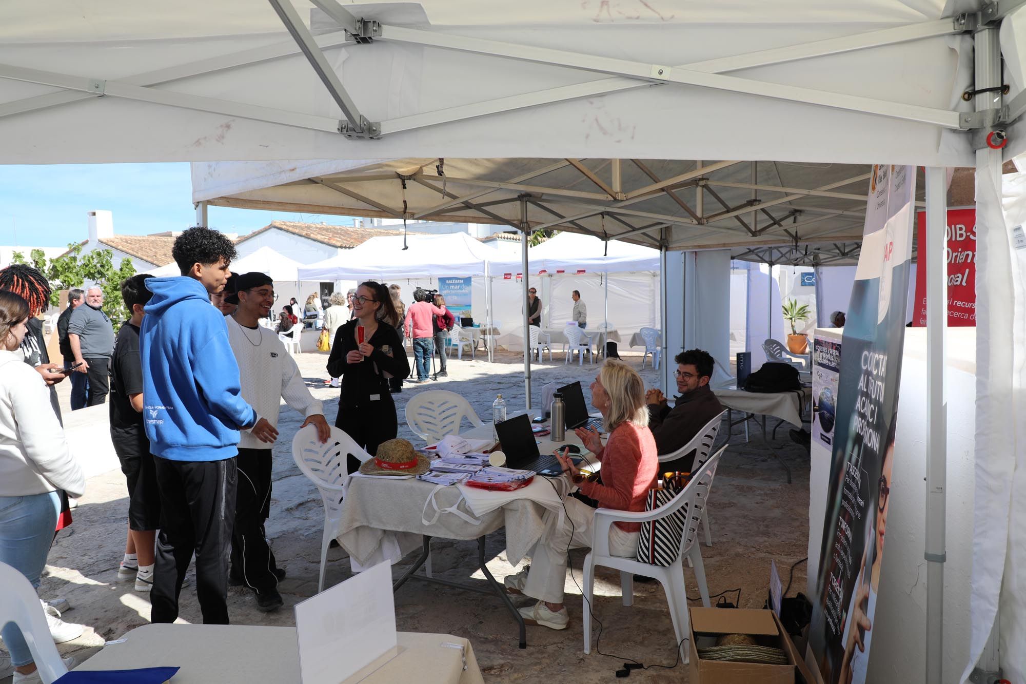 Imágenes de la Feria de Ocupación y Emprendimiento de Formentera