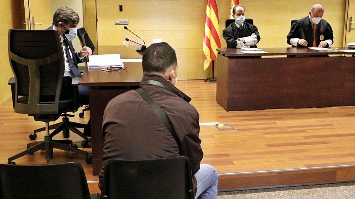 L&#039;acusat d&#039;abús sexual durant el judici d&#039;ahir a l&#039;Audiència de Girona.