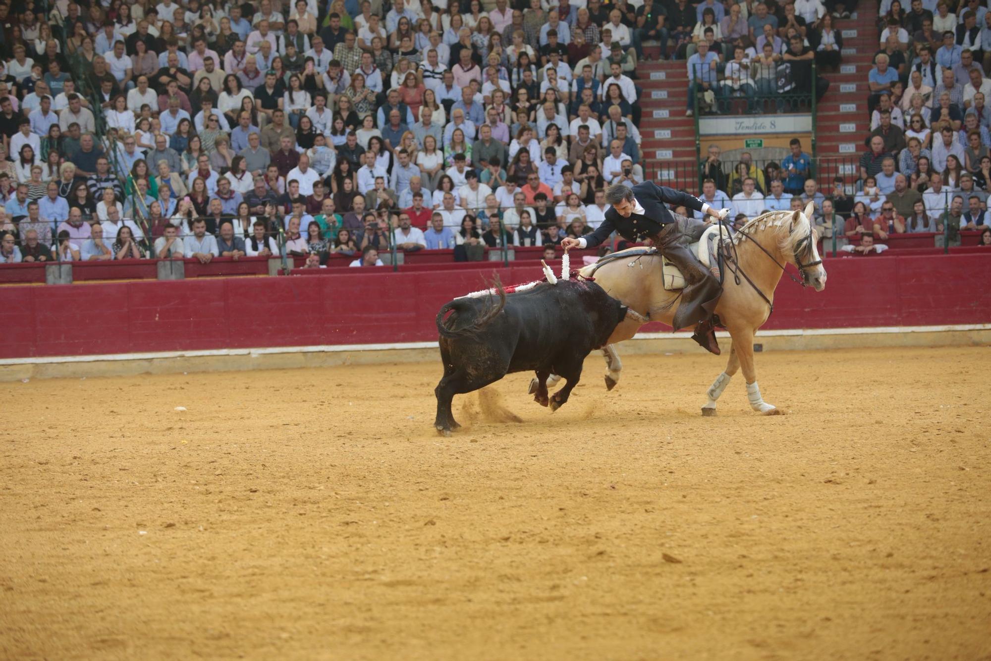 Corrida de rejones para finalizar la Feria taurina del Pilar