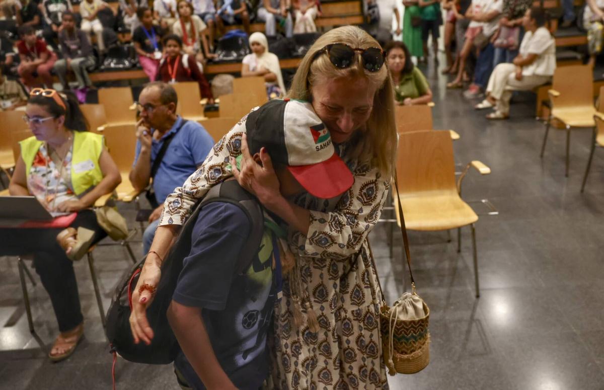 Recepción en Avilés de los niños saharauis del programa Vacaciones en paz