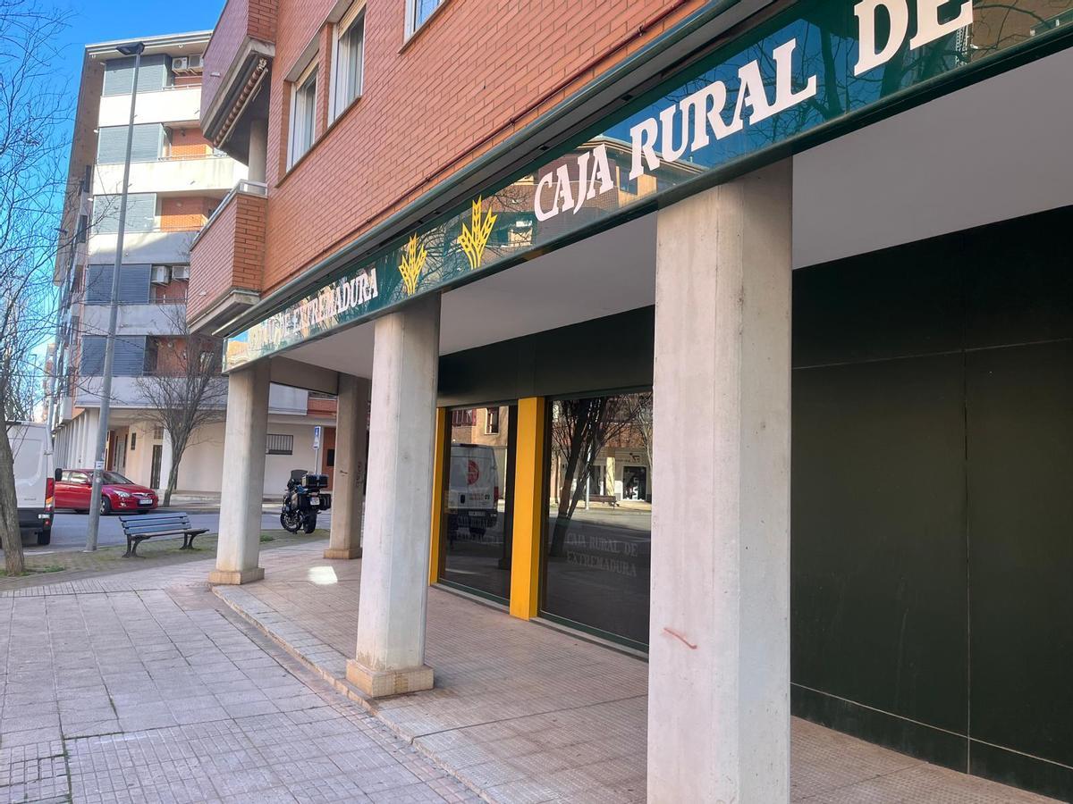 Sucursal de Caja Rural de Extremadura de Nuevo Cáceres, donde se produjo el robo.