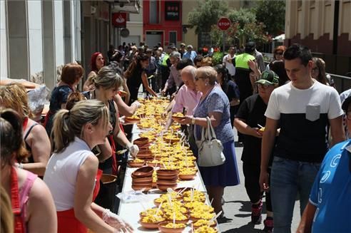 Más de 7000 'cassoletes' en el día de les Calderes de Almassora