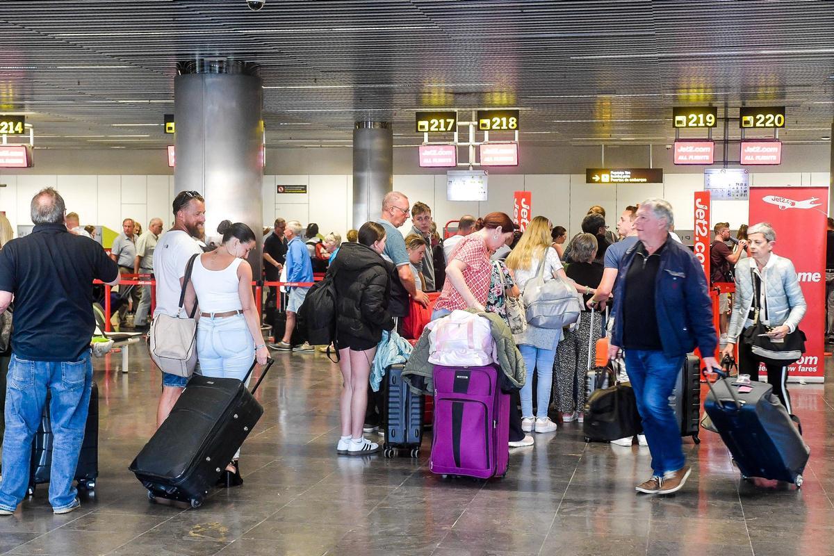 Pasajeros en el aeropuerto de Gran Canaria.