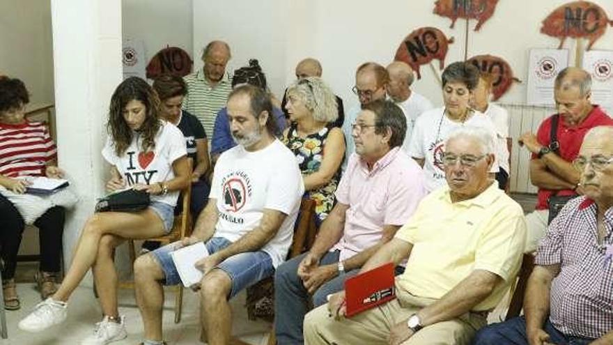 Reunión de los movimientos vecinales, ayer en Zamora.