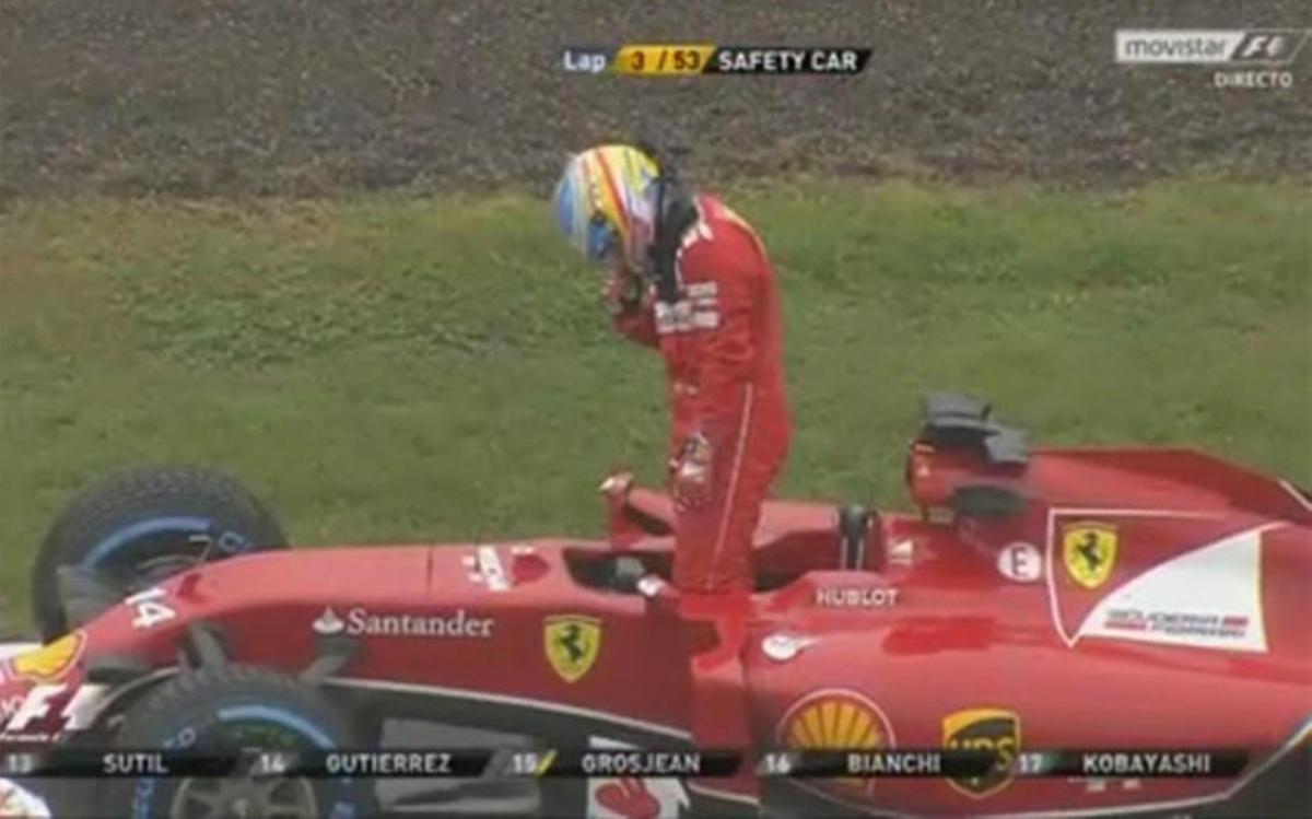 Alonso se quedó tirado en la pista de Suzuka