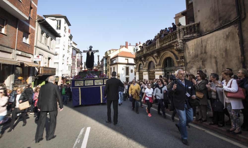 Procesión del Cristo de la Misericordia en Oviedo