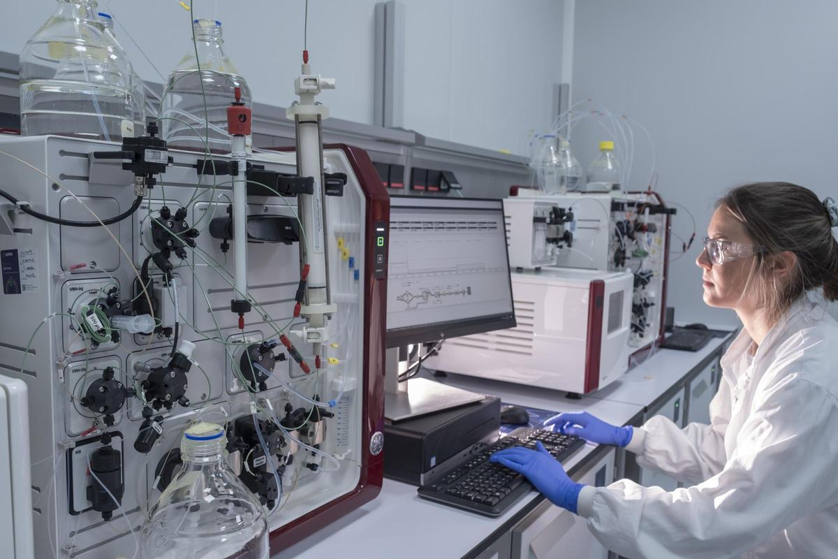 Un dels laboratoris del nou campus d'Hipra d'Aiguaviva.