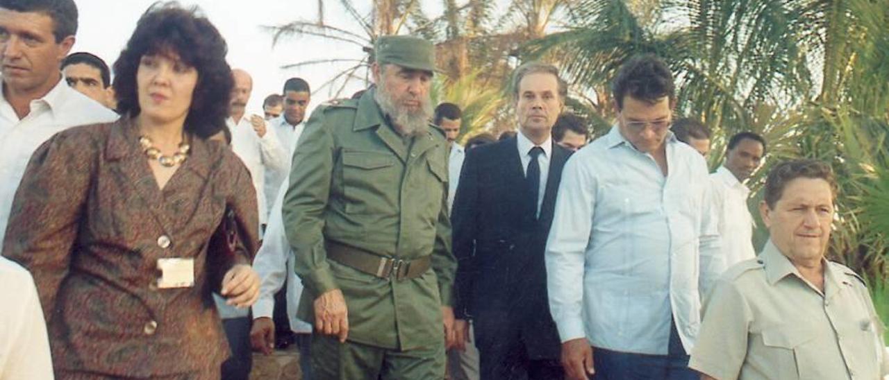 El fallecido Fidel Castro y el mallorquín Gabriel Escarrer, durante una de las inauguraciones de hoteles de la cadena en Cuba.