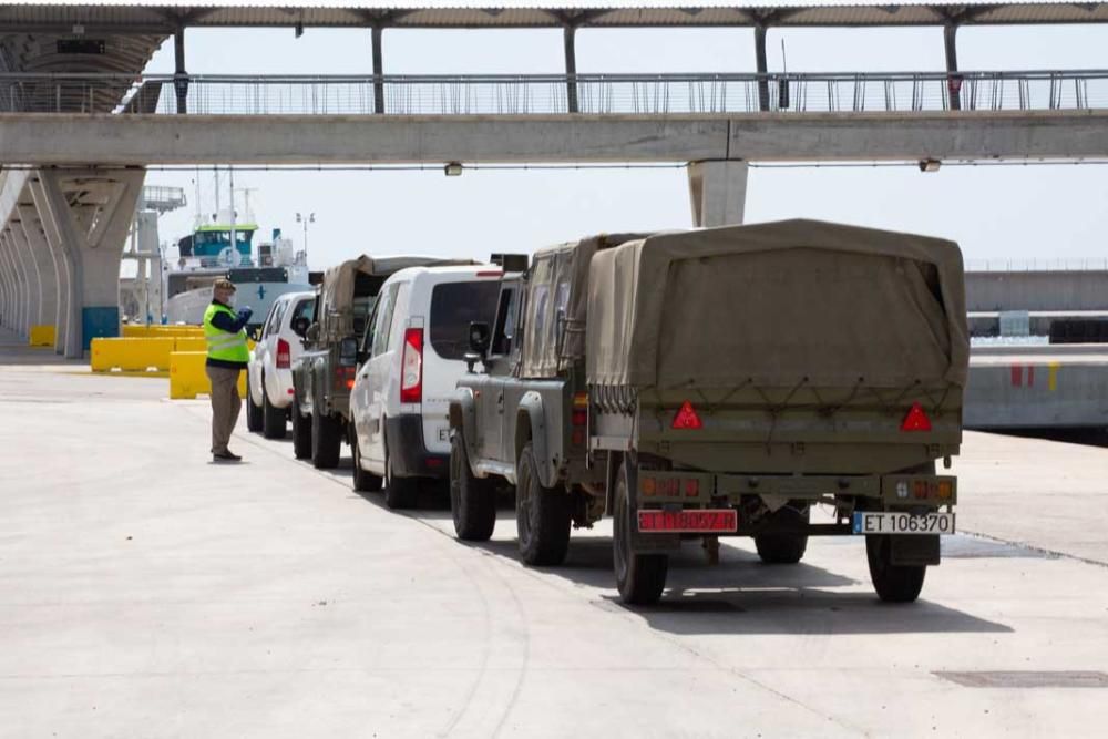 Militares desembarca en el puerto de Ibiza