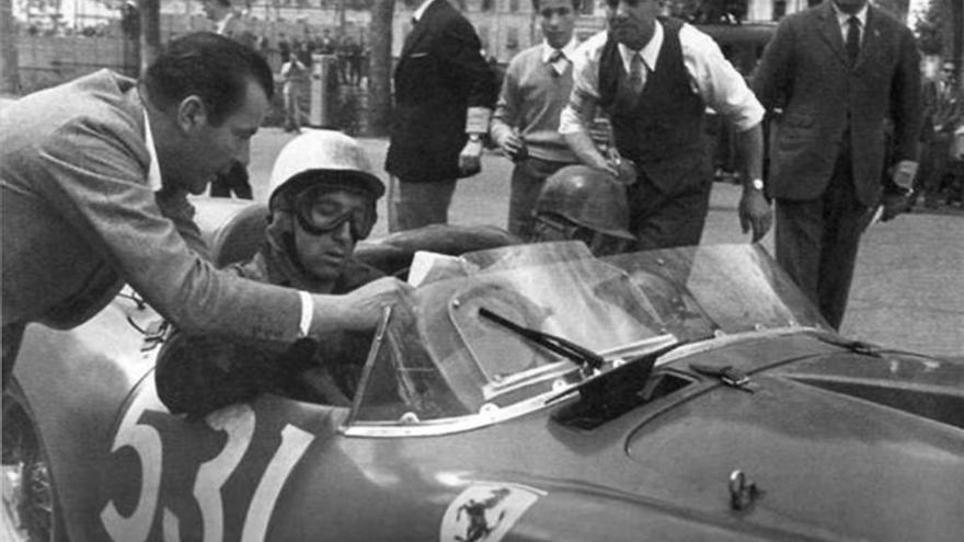 Alfonso de Portago, durante la Mille Miglia en 1957.