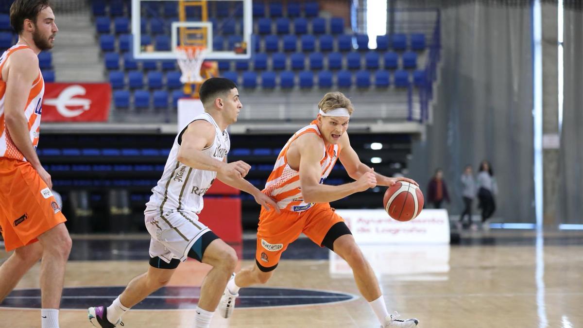 Sebastian Aris, durante el partido contra el Clavijo.