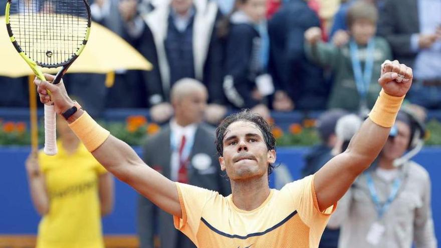 Rafa Nadal celebra su pase a semifinales ante Fabio Fognini del Trofeo Conde de Godó.