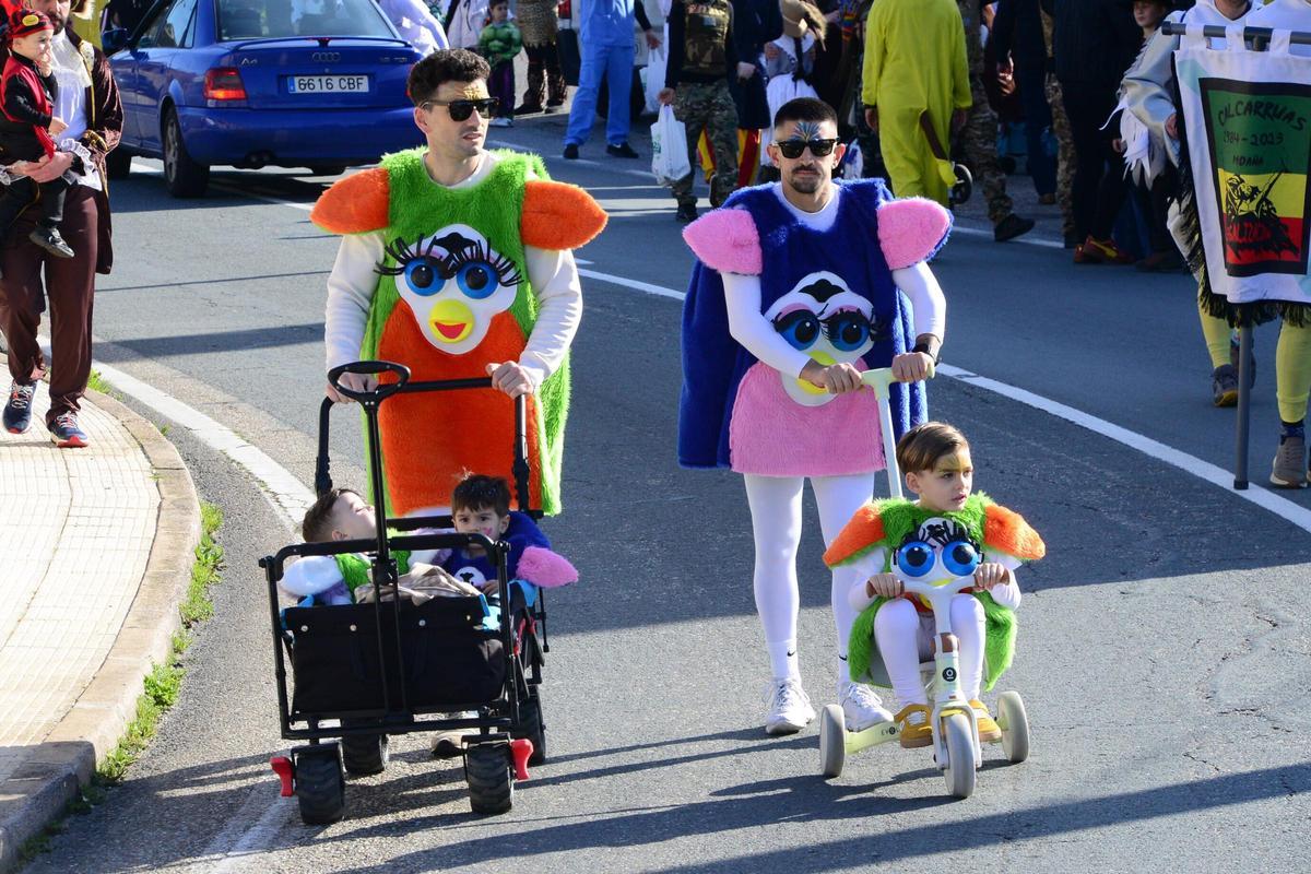 Miles de personas entierran al Mexillón en el carnaval de Aldán
