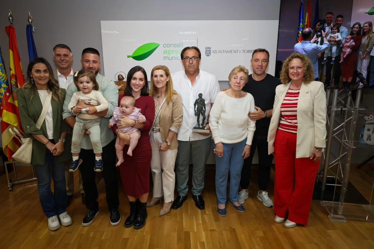 Vicente Espeleta con su familia.