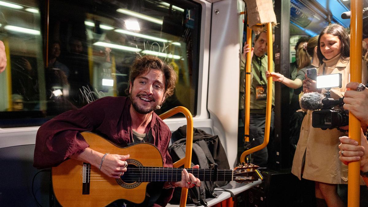 Manu Carrasco la lía en el metro de Madrid