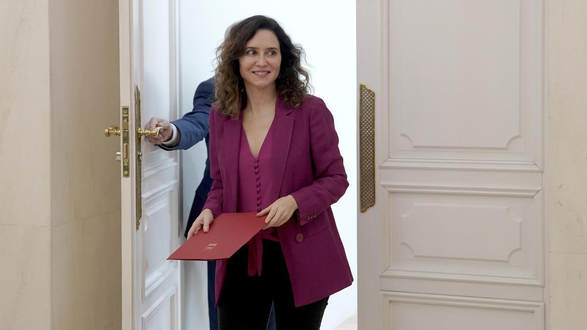 Isabel Díaz Ayuso, presdidenta de la Comunidad de Madrid, durante la recepción al embajador de la República Checa, Libor Sečka.