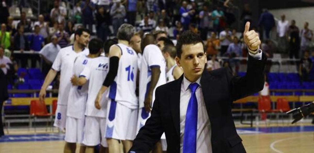 El entrenador del Lucentum, Rubén Perelló, tras la victoria de su equipo en Alicante en el primer partido ante el Palencia.