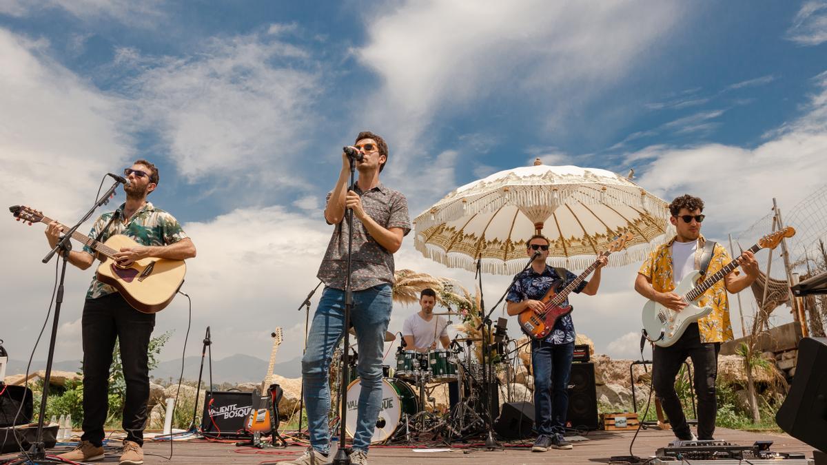 Valiente Bosque, durante el concierto del pasado 20 de junio en el Nudo Beach del Grao de Castelló.