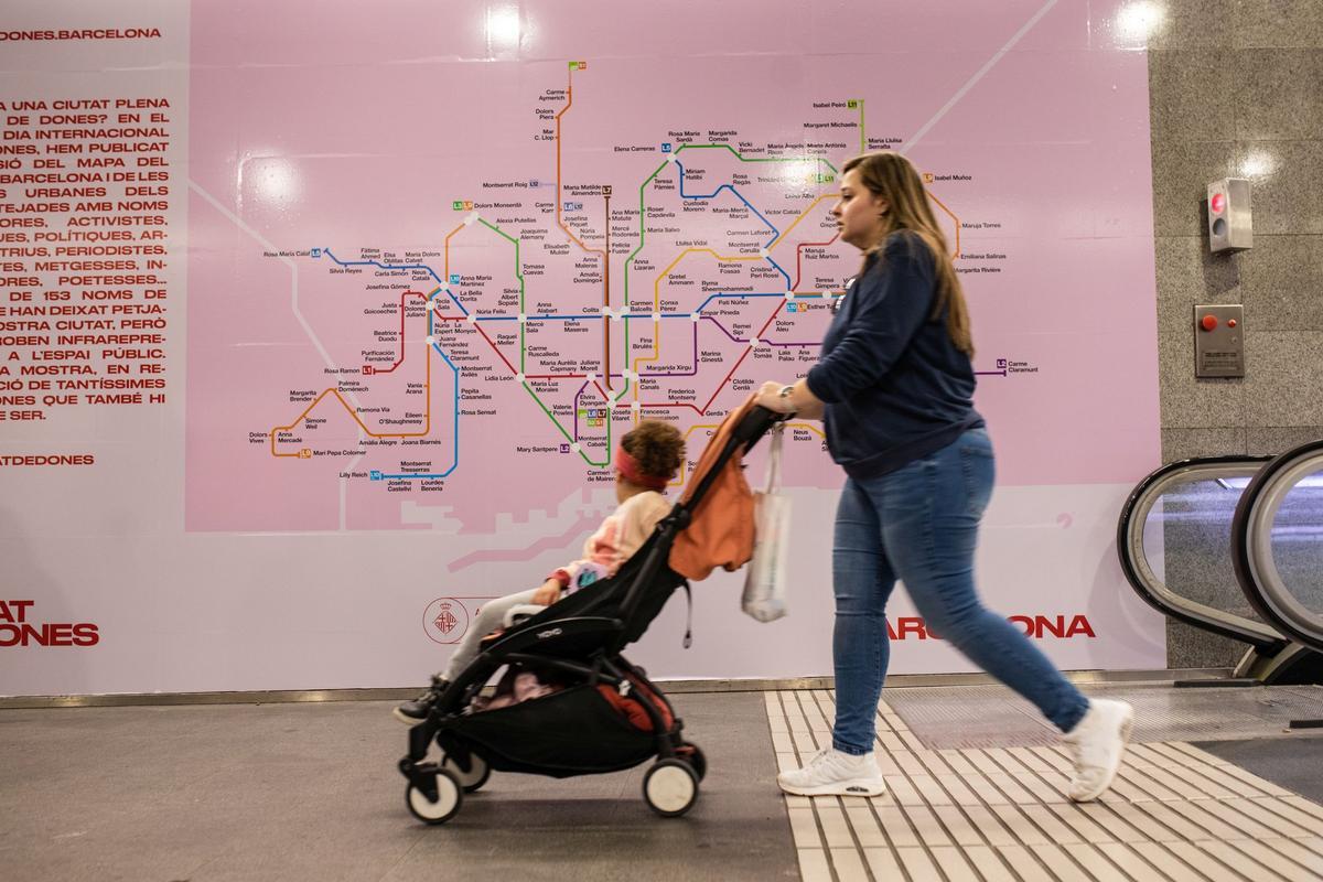 El mapa en homenaje a las mujeres en el metro de Barcelona.