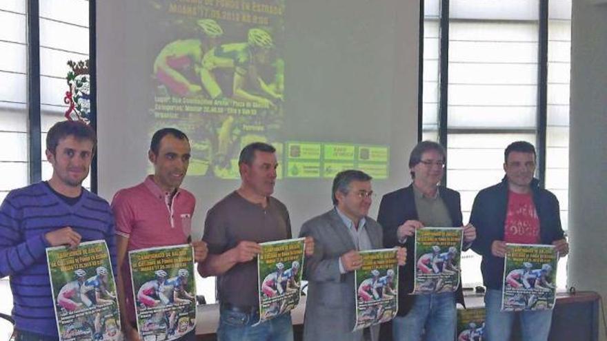 Vaz, Fernández, Santomé, Fervenza, Terceiro y Vidal en la presentación de ayer. // Gonzalo Núñez