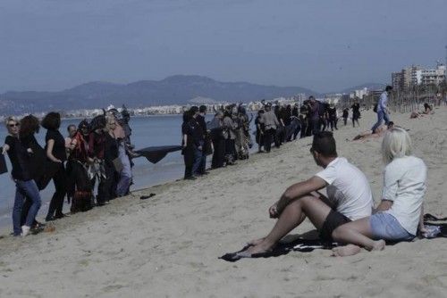 Menschenkette an der Playa de Palma