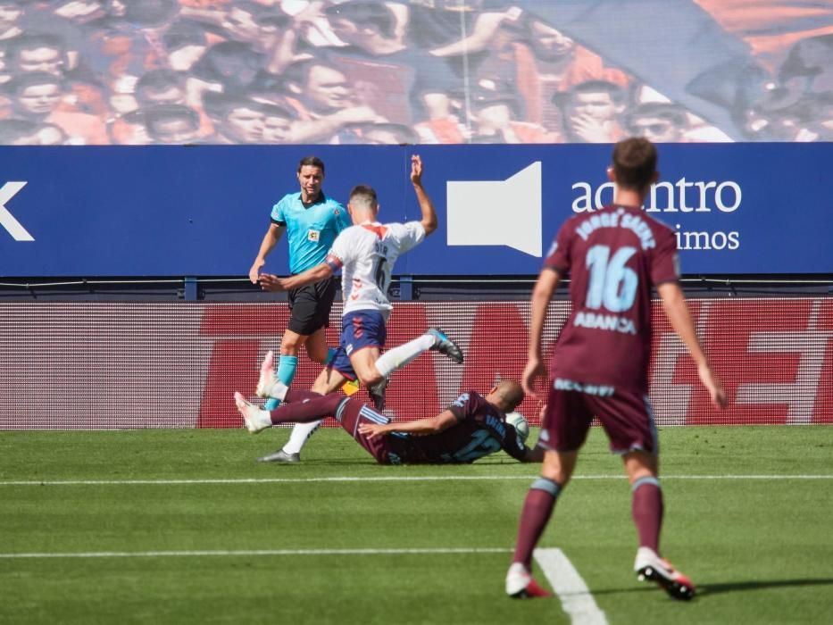 Las mejores imágenes del Osasuna - Celta. // Eduardo Sanz Nieto (LOF) | Villar López (EFE)