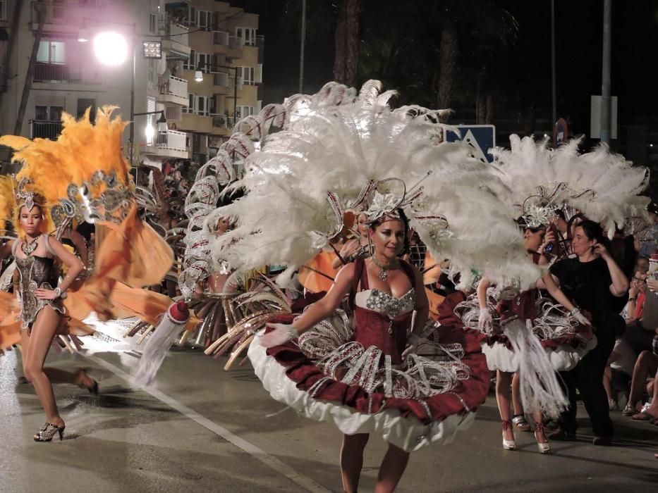 La bahía de Águilas se transforma en un gran teatro en su Carnaval de verano