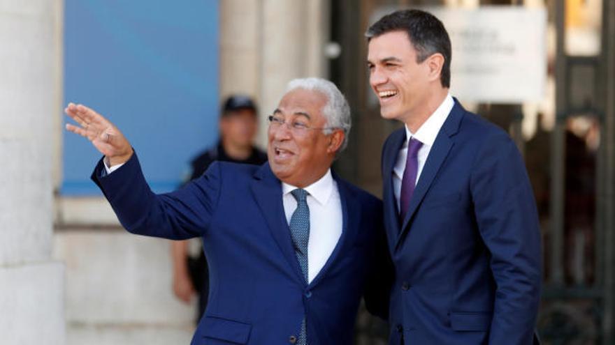 Sánchez visita en Lisboa al primer ministro de Portugal, António Costa