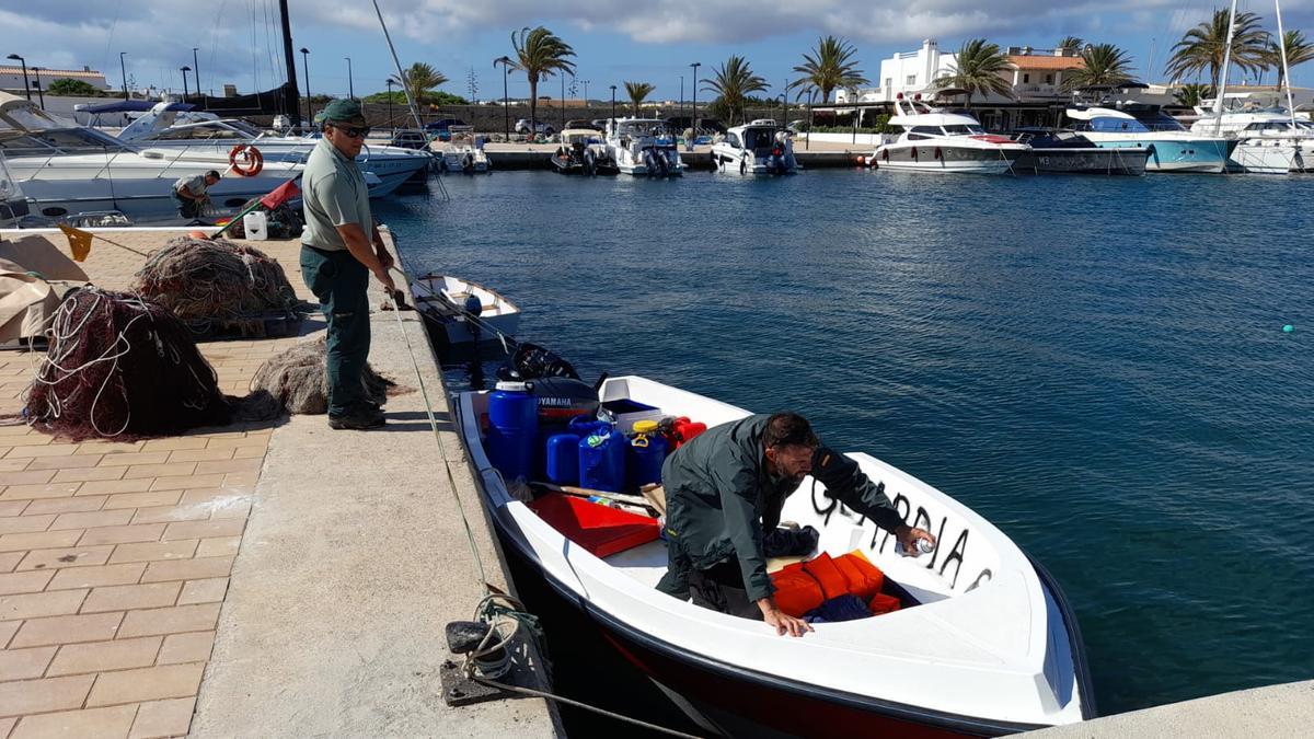 La patera de es Copinar, en el puerto de la Savina