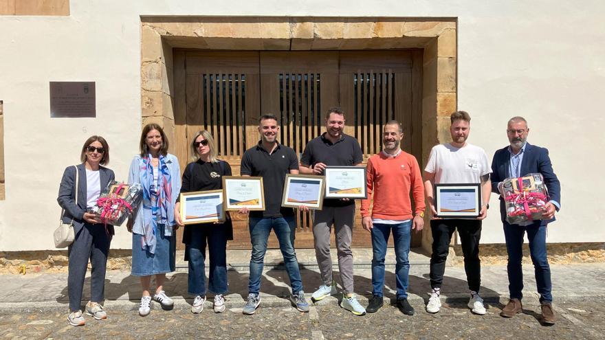 Un premio que sabe a gloria: Siero entrega los galardones a los vencedores del concurso de tortillas