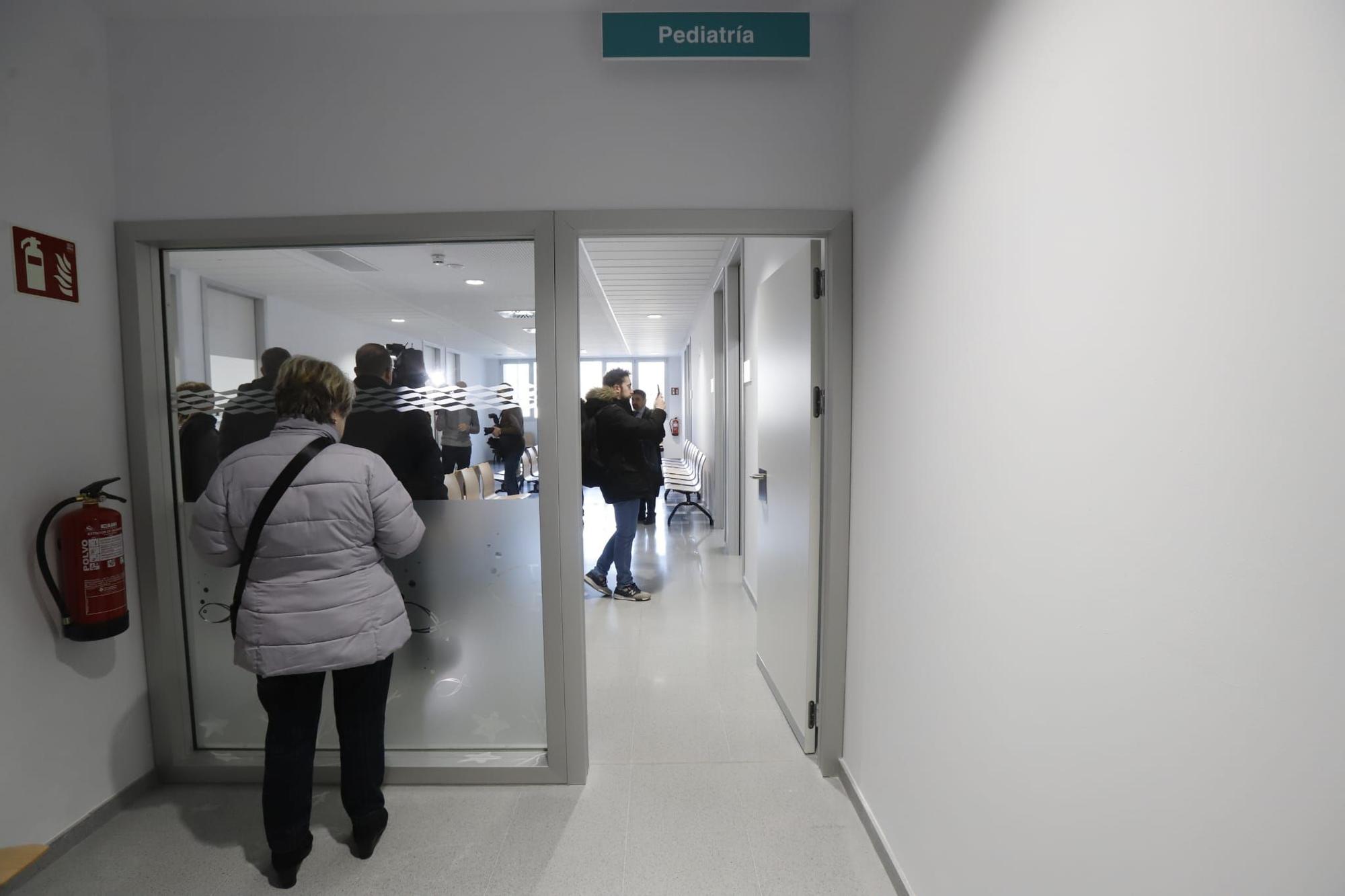 Visita de Lambán y Repollés al nuevo centro de salud del Barrio Jesús de Zaragoza