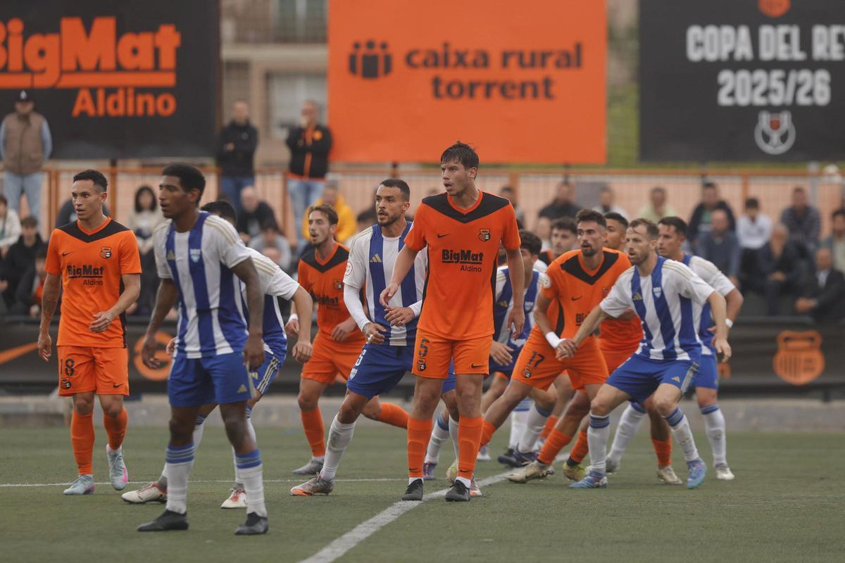 Lance of the game in the San Gregorio between Torrent and La Unión