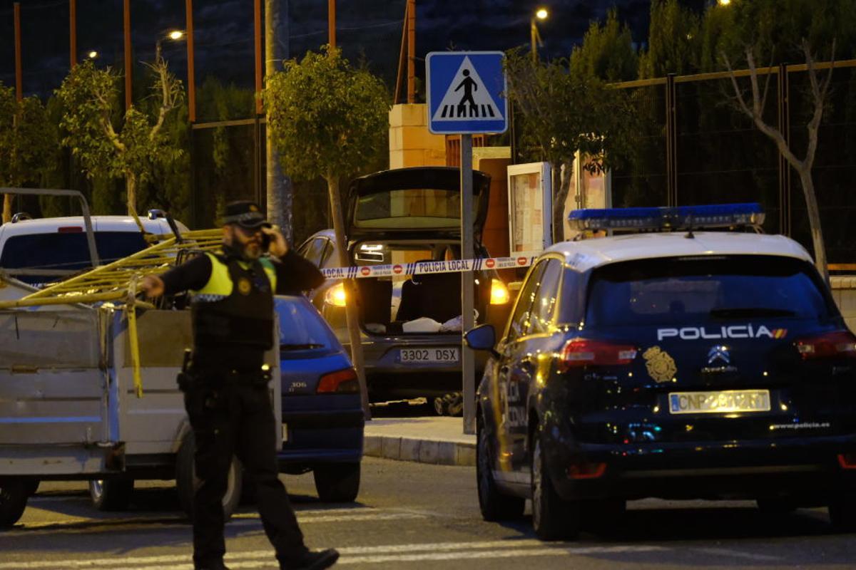 Un hombre dispara 5 veces a su pareja delante de su hijo en un colegio ...