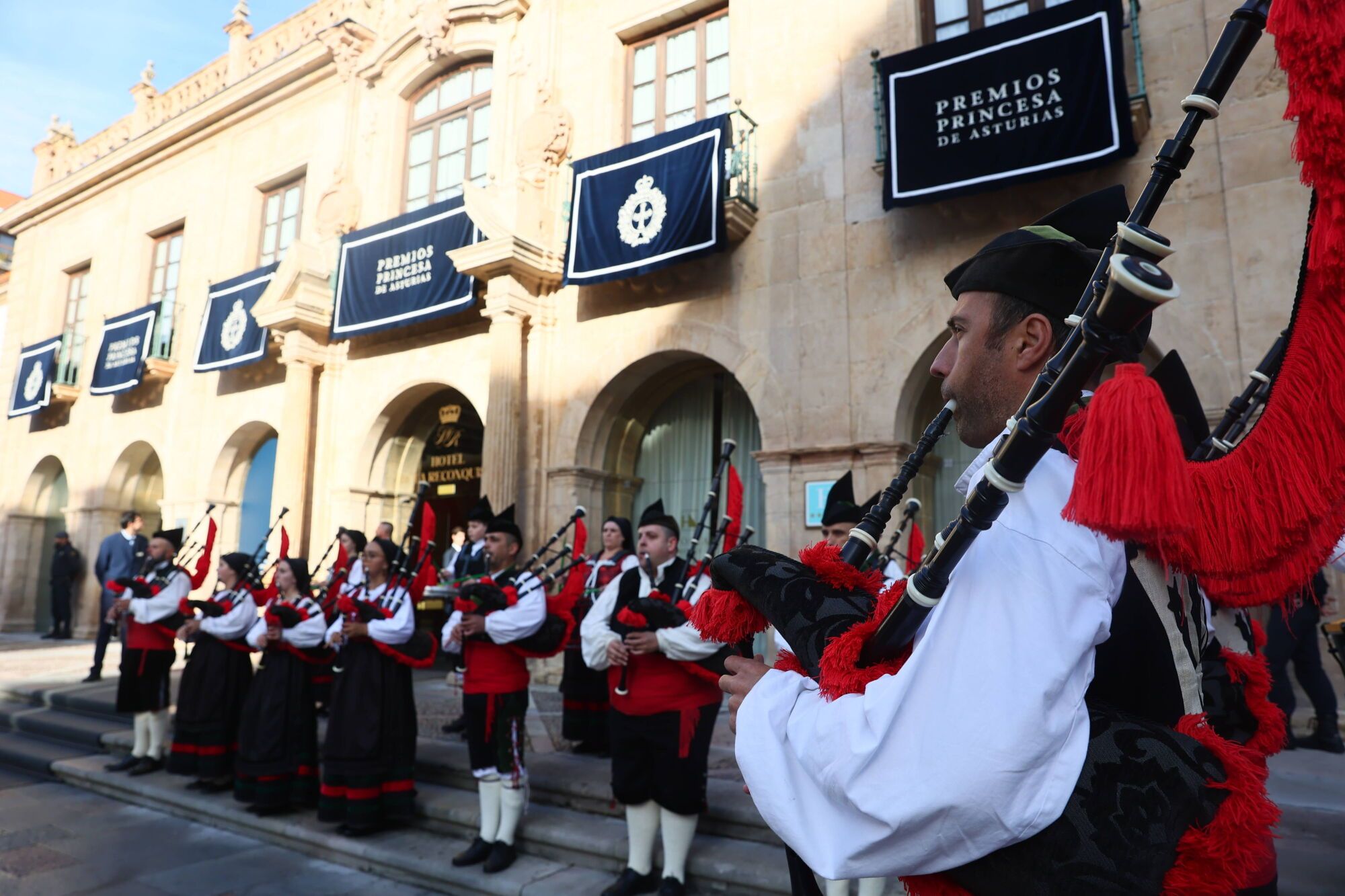 EN IMÁGENES: El hotel de la Reconquista se convierte en el epicentro de los premios "Princesa" en las horas previas a la ceremonia