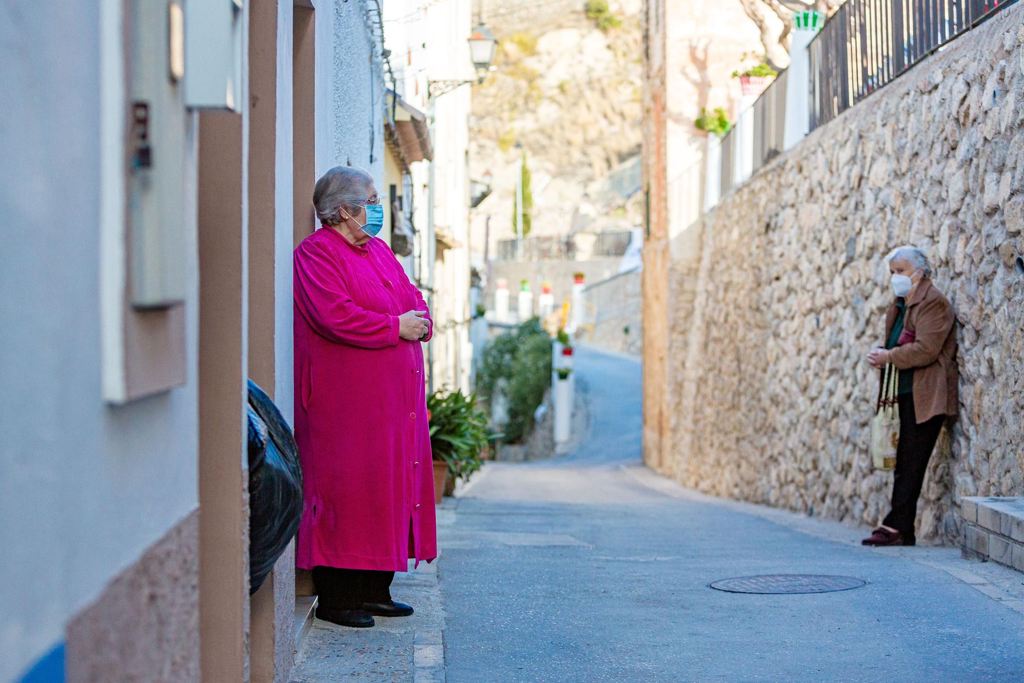 Los vecinos de Sella, entre la preocupación y el miedo ante el aumento de casos