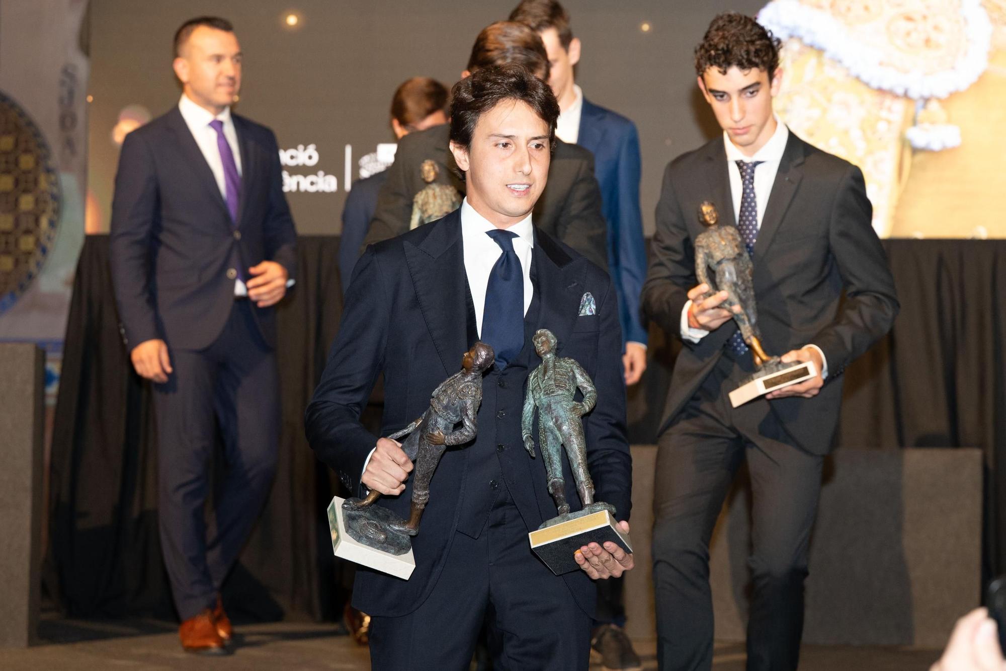 La gala de los premios taurinos de la Diputación de Valencia con Roca Rey, en imágenes