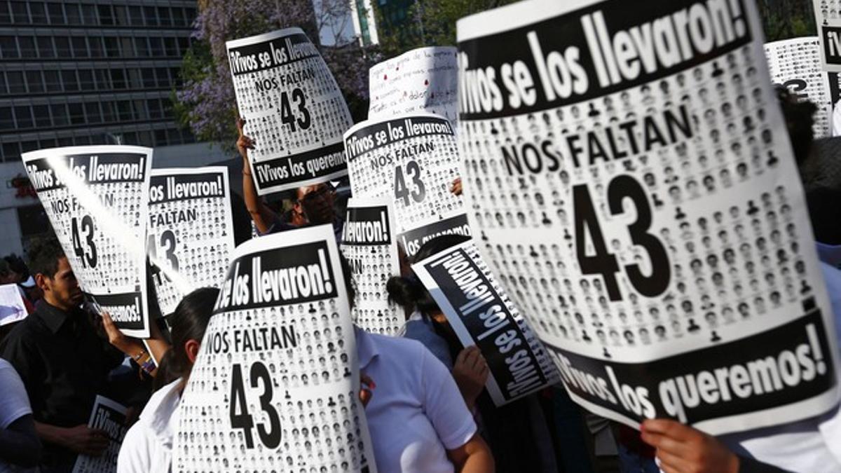 Manifestación para reclamar justicia por la muerte de los 43 estudiantes de Iguala, el pasado jueves en México.