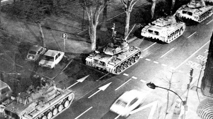 Carros de combate. Algunos de los 54 tanques ´M-47´ que Milans del Bosch desplegó en Valencia el 23-F.