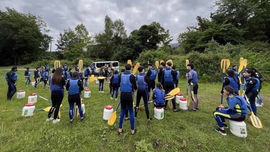 El IES La Corredoria fomenta la educación en la naturaleza con el Descenso del Sella