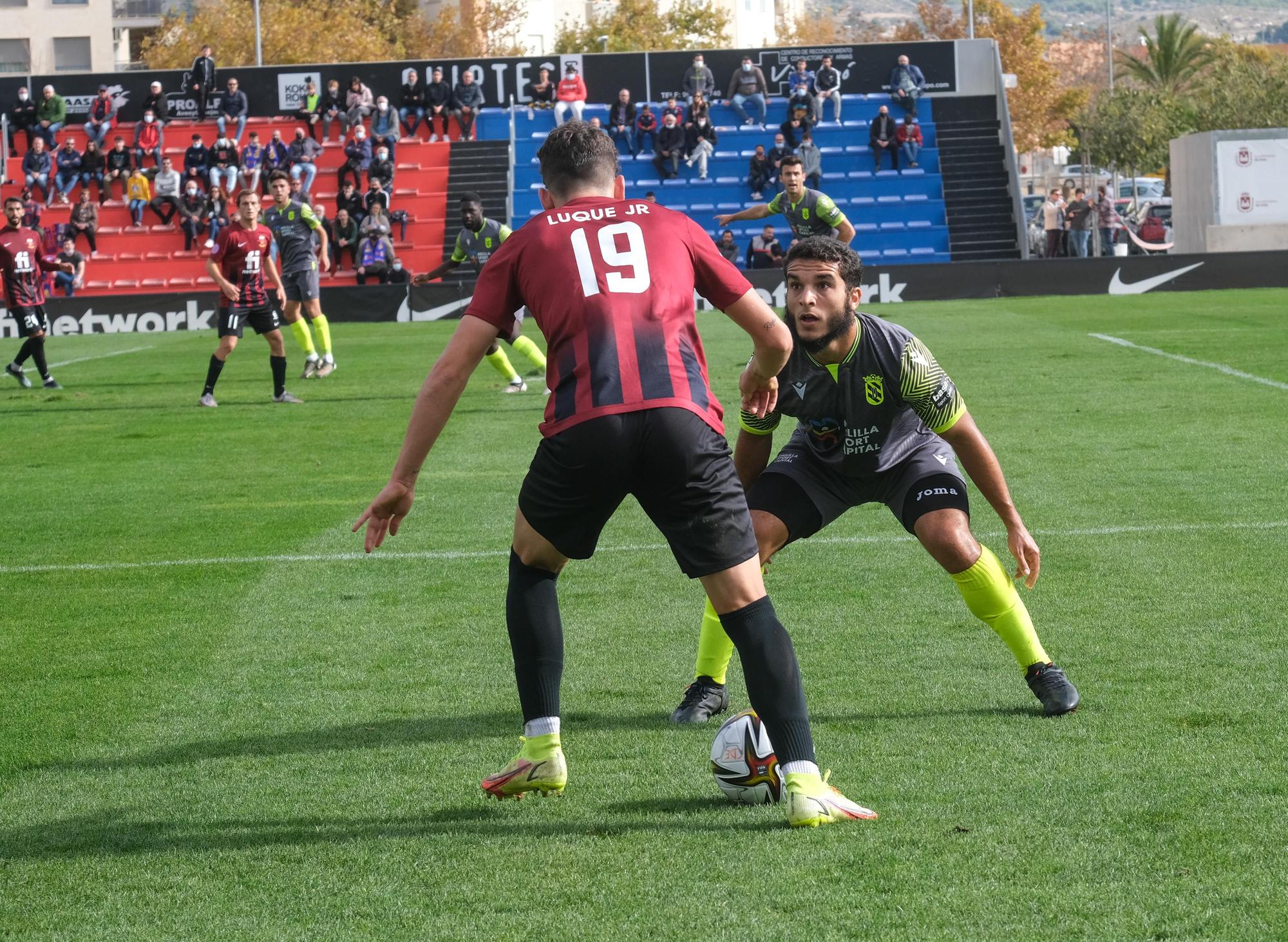 El Eldense gana gracias a la insistencia de Pablo (2-1)