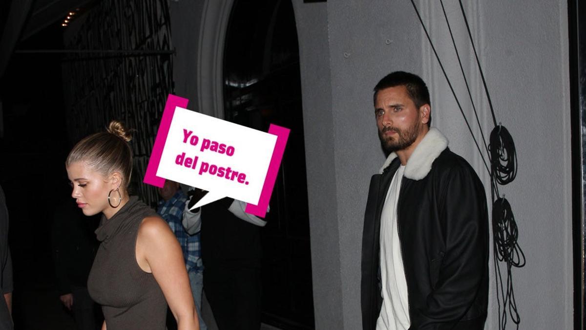 Sofia Richie, muy seria, y Scott Disick, sin más