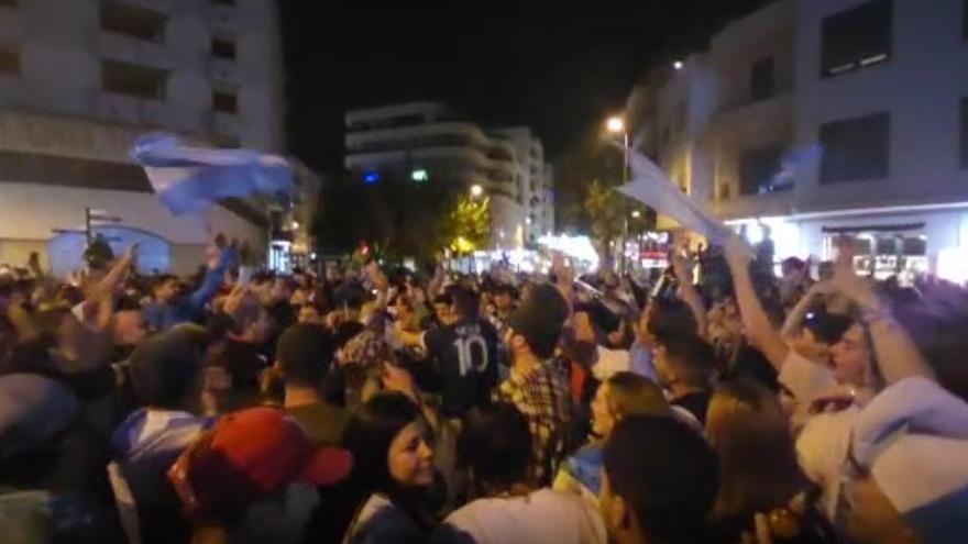 Los argentinos celebran el Mundial en Ibiza