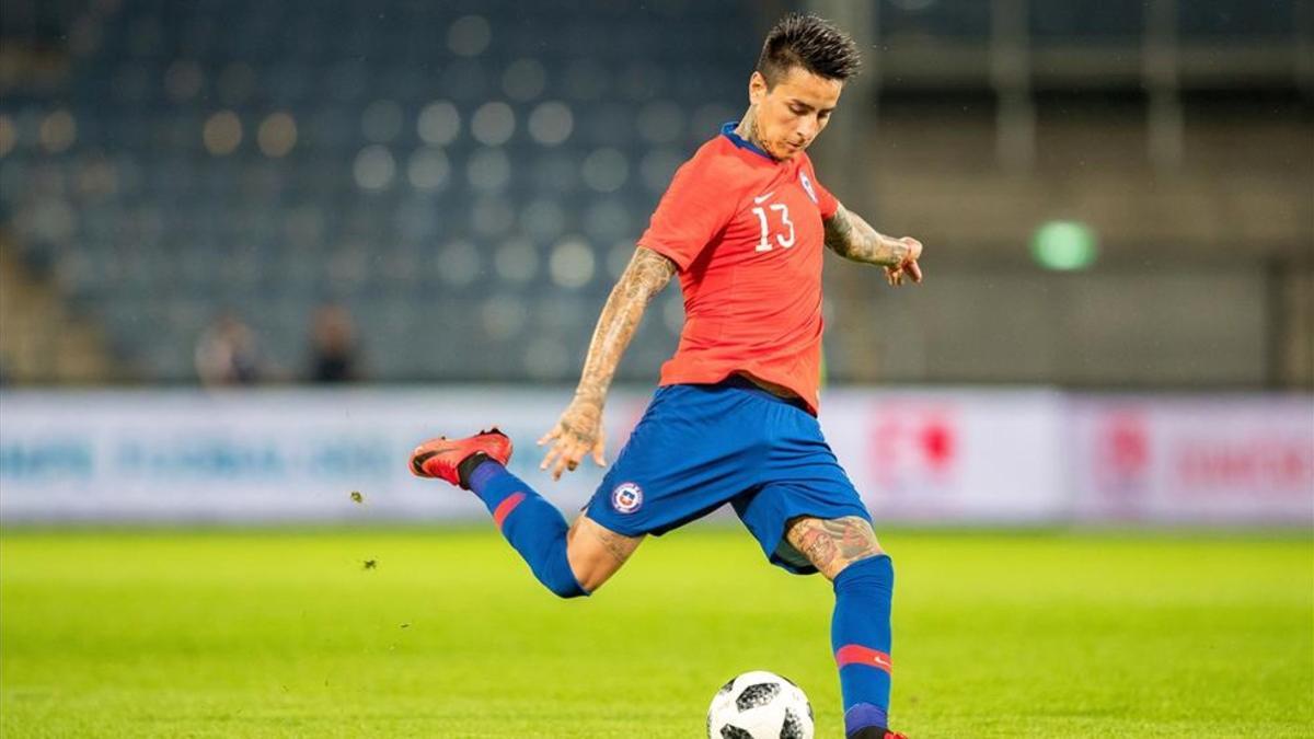 El centrocampista chileno Erick Pulgar en un partido con su selección